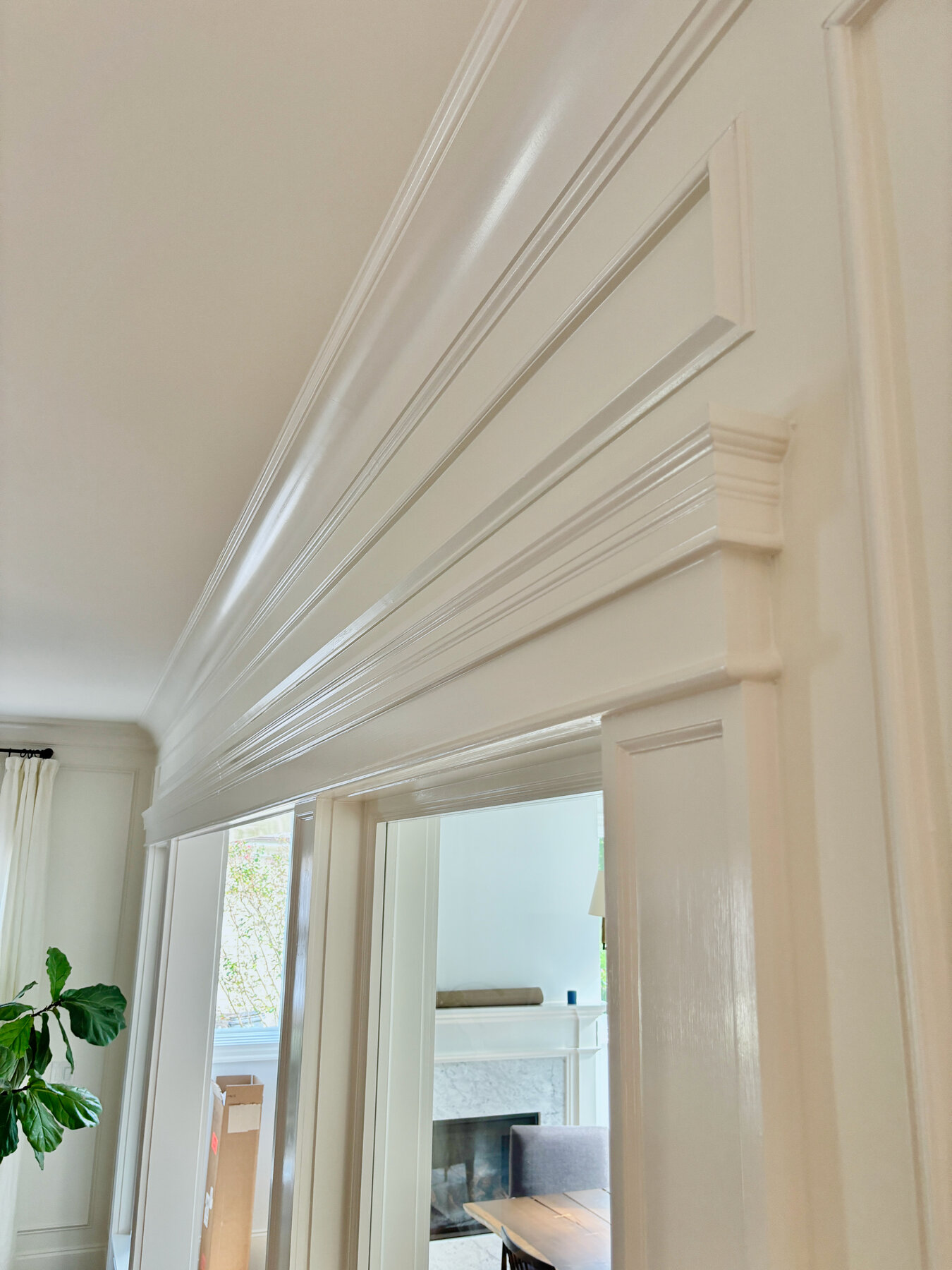Custom radiating crown molding detail